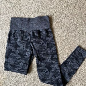 Gymshark Camo Seamless Scrunch bum leggings